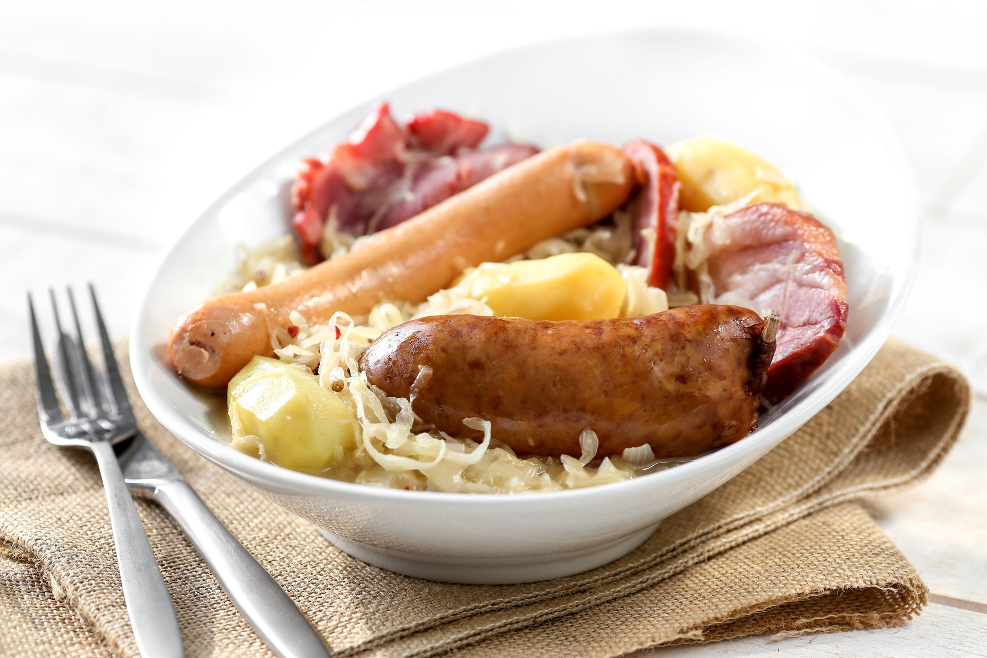 Quelle viande choisir pour une choucroute alsacienne réussie ? Cernay